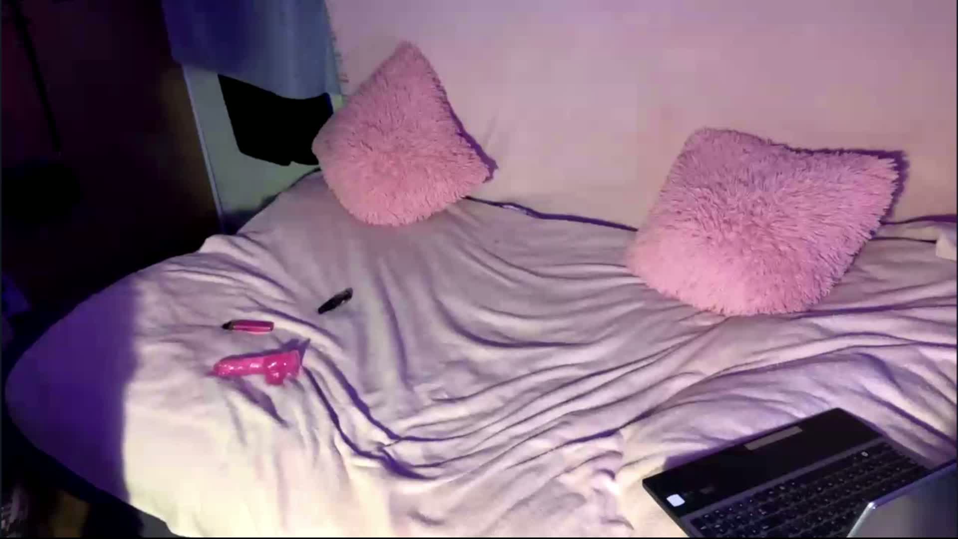 GloriaBbon Adult Chat July 12, 2026