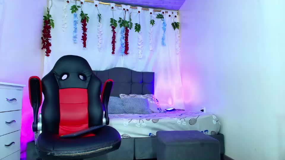 valentina_y_sneiderr Adult Chat July 12, 2026