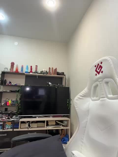 Honey_buns Adult Chat July 14, 2026