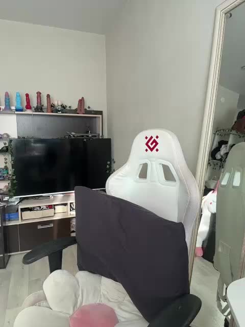 Honey_buns Adult Chat July 14, 2026