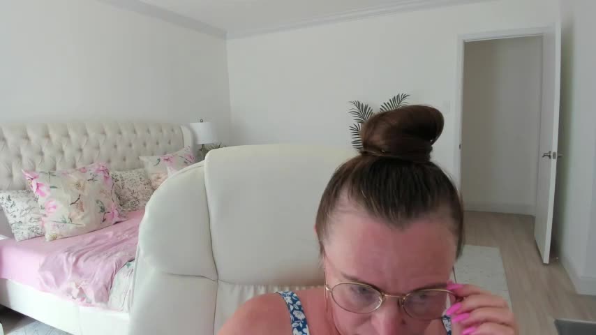 Vika73 Adult Chat July 15, 2026