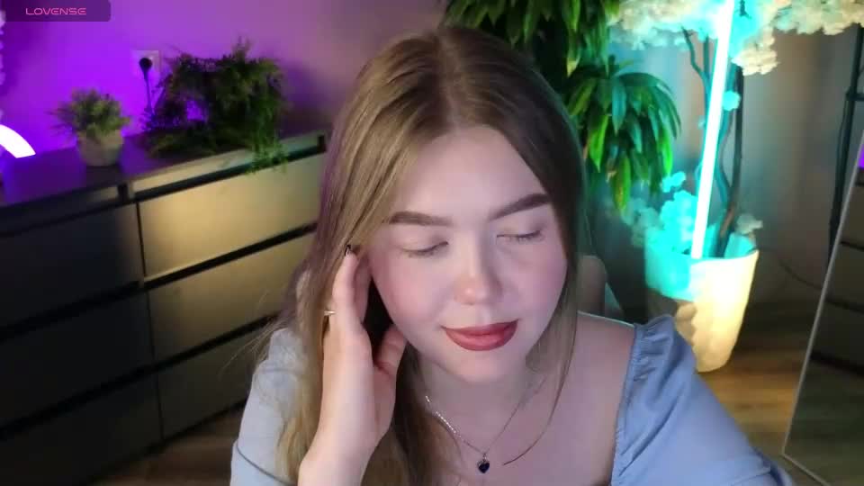 _liilcrystal_ Adult Chat July 15, 2026