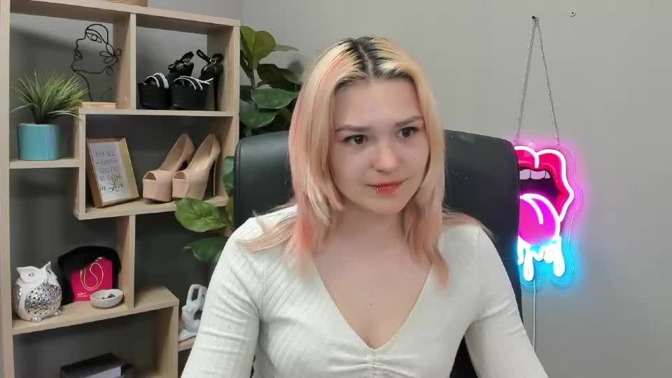 lilysweetxo Adult Chat July 16, 2026