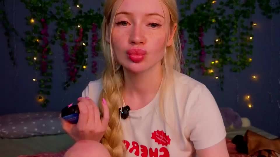 lillie_berry Adult Chat July 17, 2026