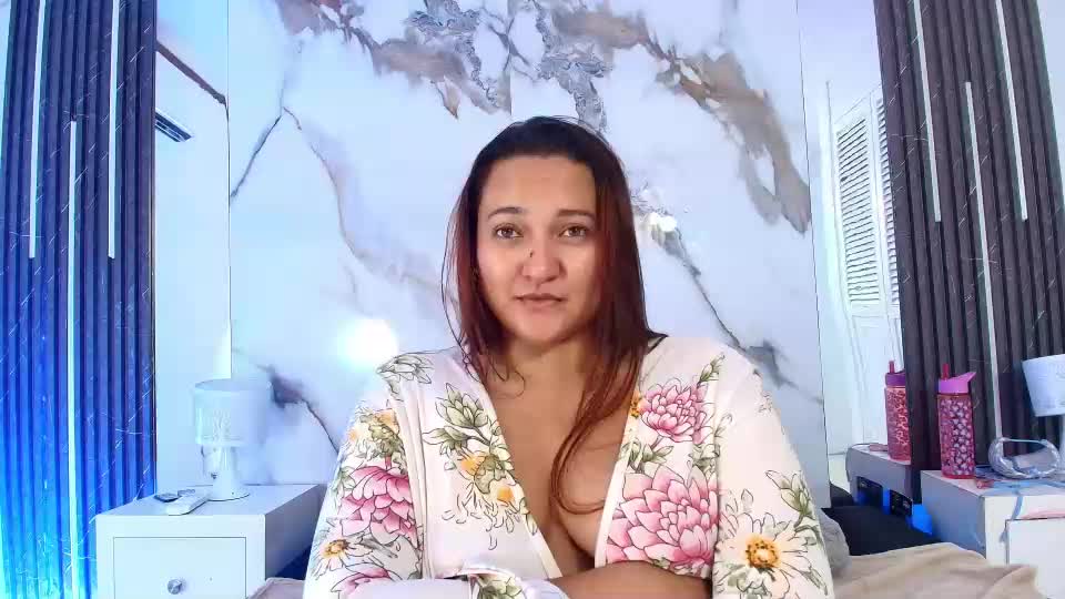 honeyhiips Adult Chat July 18, 2026