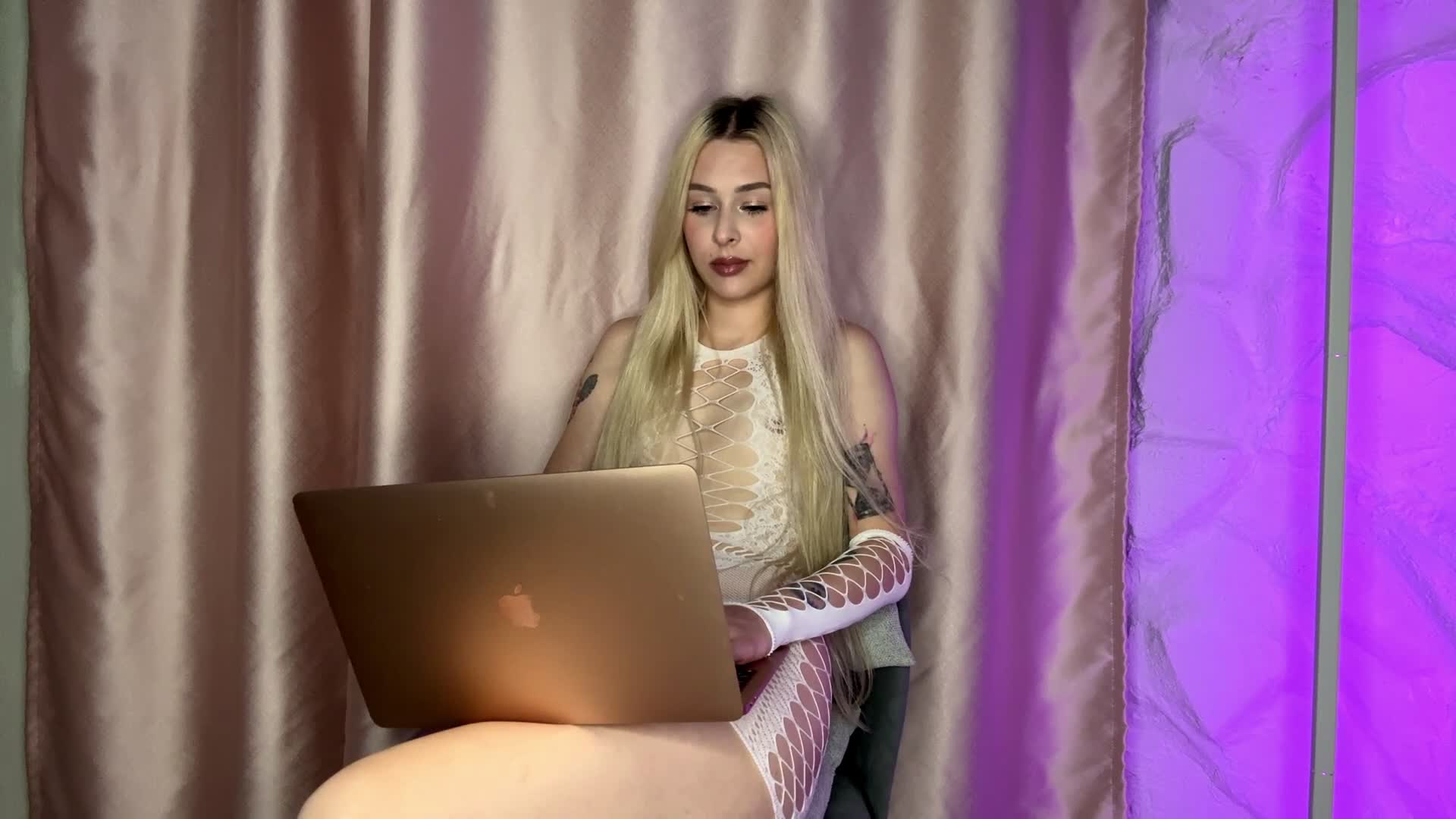leilaelli Adult Chat July 18, 2026