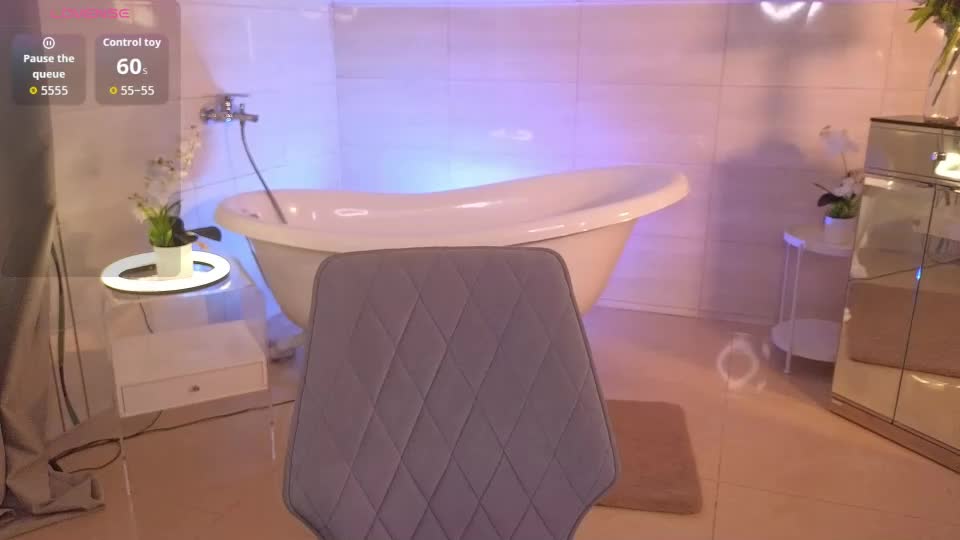 sn0wy_queen Adult Chat July 17, 2026