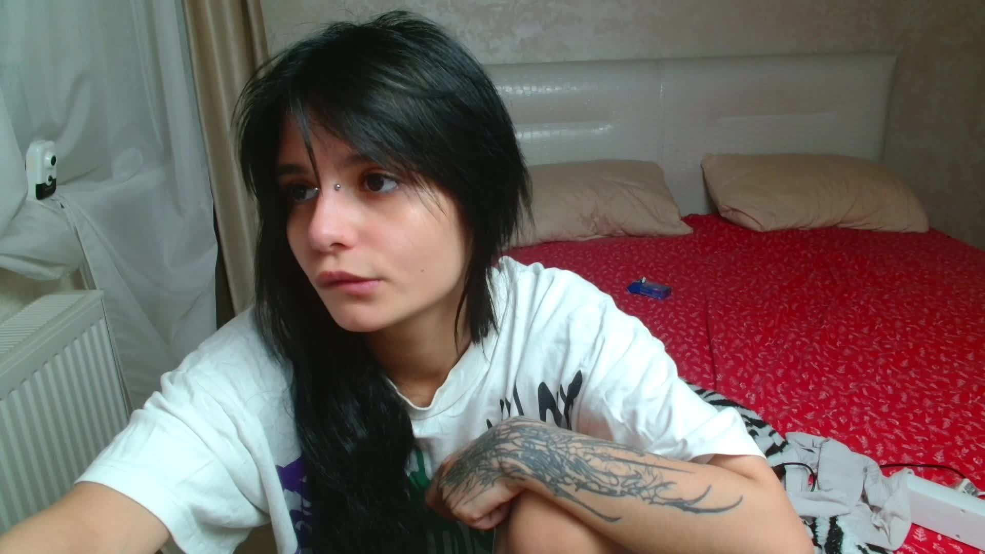 TheSluttyFox Adult Chat July 17, 2026