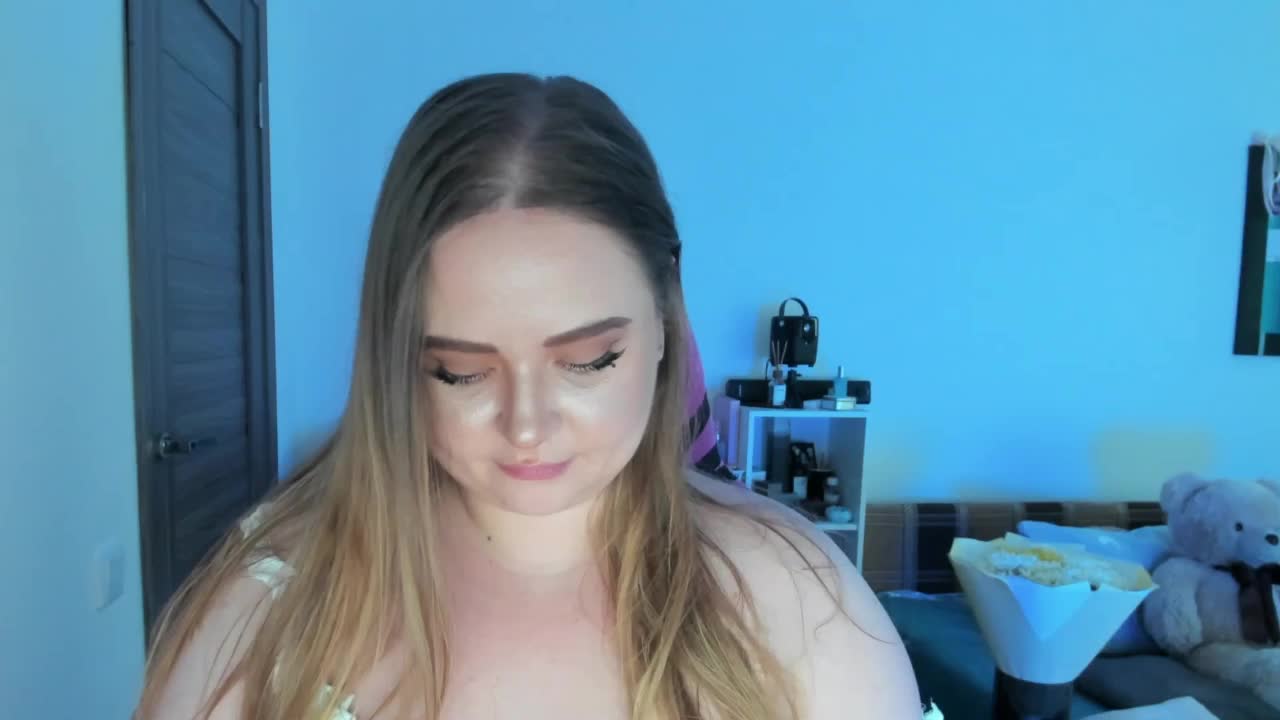 Shy_foxY Adult Chat July 17, 2026