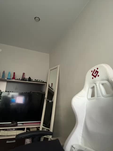 Honey_buns Adult Chat July 18, 2026