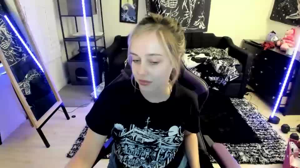 luna_lovelyy Adult Chat July 19, 2026
