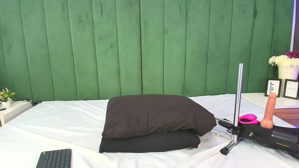 alana_petite Adult Chat July 19, 2026