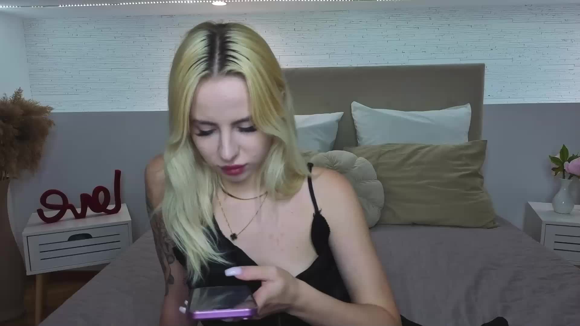 Bella-crazyy Adult Chat July 19, 2026