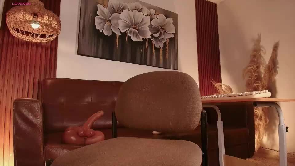 hilaryebony_ Adult Chat July 21, 2026