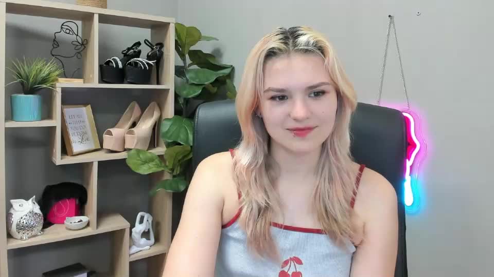 lilysweetxo Adult Chat July 23, 2026