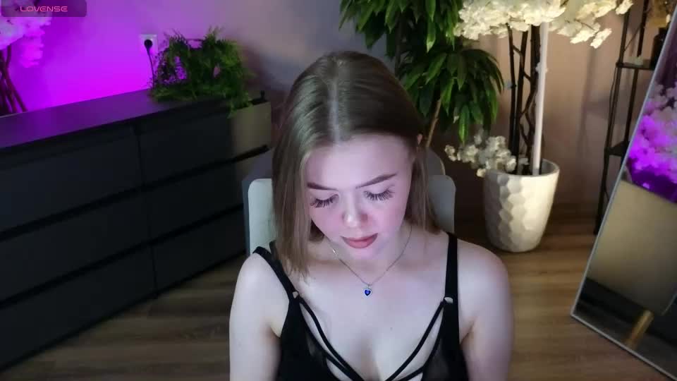 _liilcrystal_ Adult Chat July 24, 2026