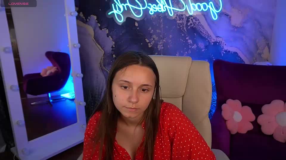 tinynataliee Adult Chat July 23, 2026