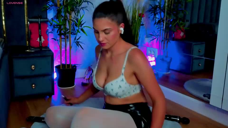 valery_evann Adult Chat July 24, 2026