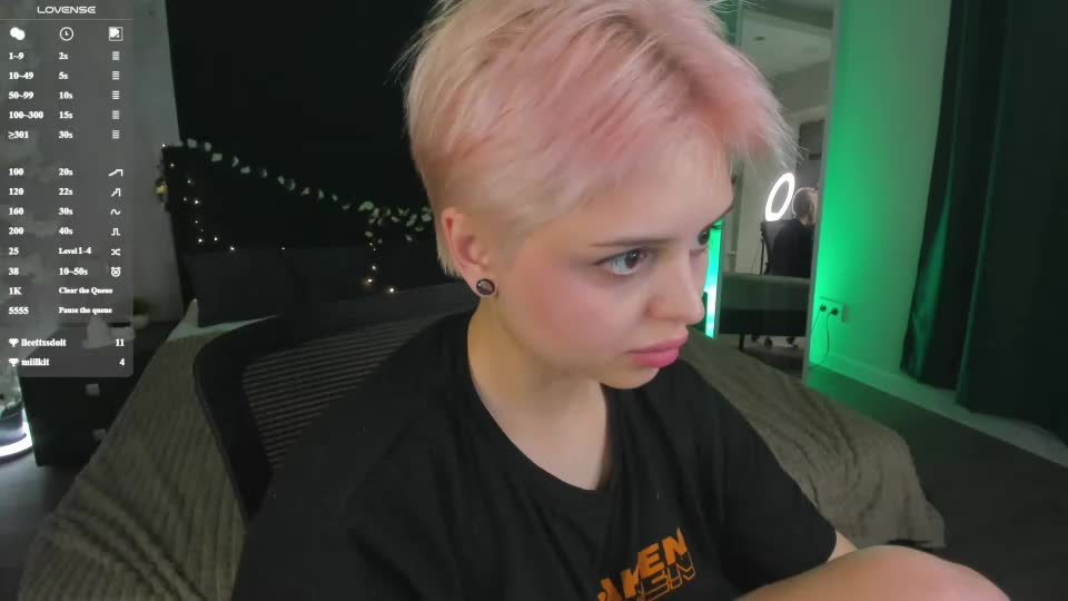 emma_bro0kss Adult Chat July 26, 2026