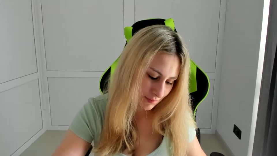 julia_sunshinee Adult Chat July 26, 2026