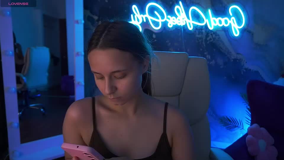tinynataliee Adult Chat July 28, 2026