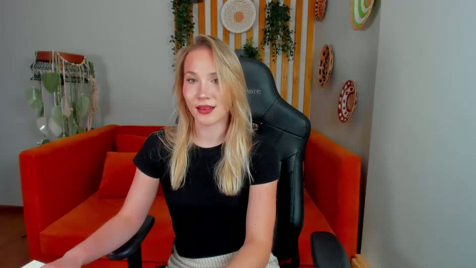 elaravoltage Adult Chat July 30, 2026
