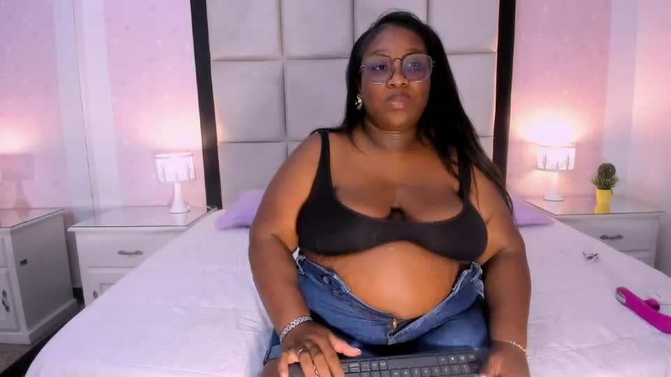 treisyvixen Adult Chat July 31, 2026
