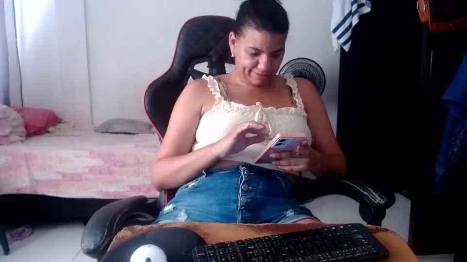 ariannaloovel Adult Chat July 31, 2026