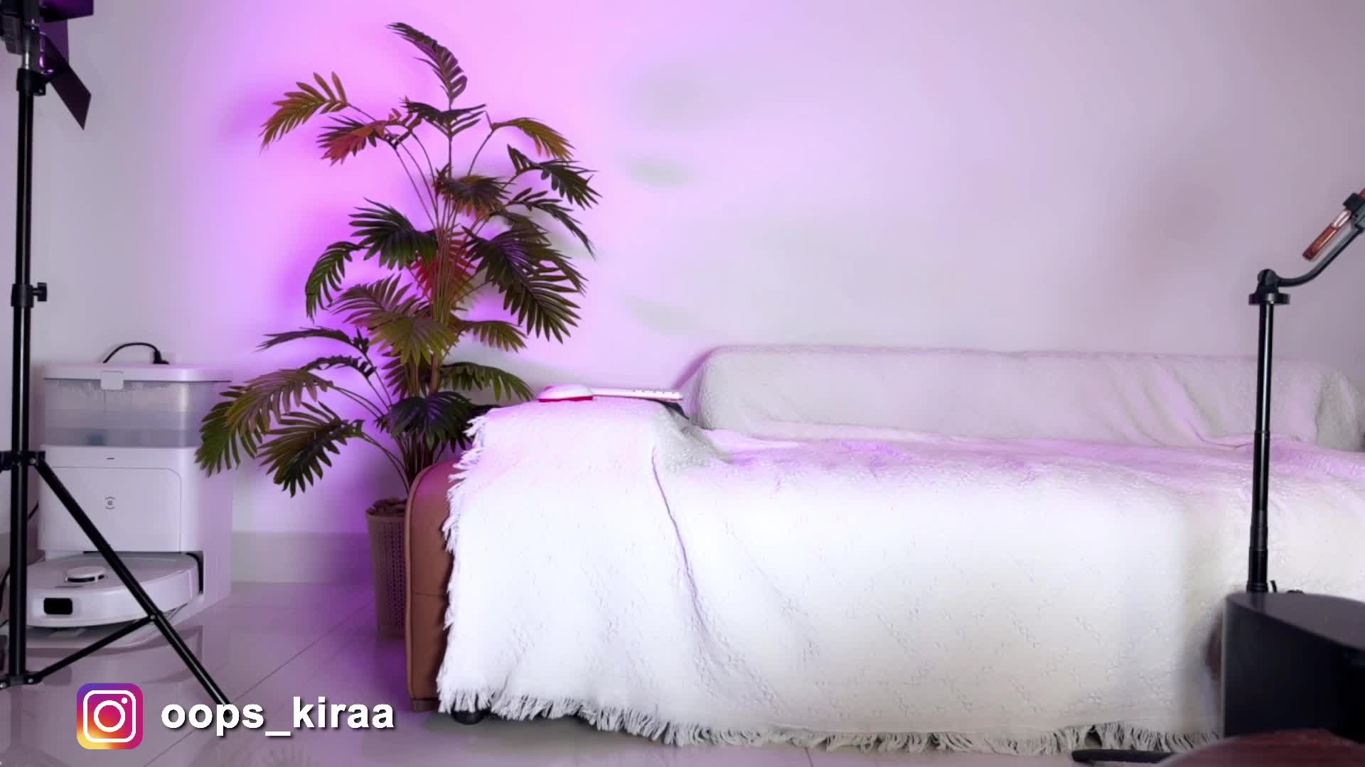 Oops_kiraa Adult Chat August 1, 2026