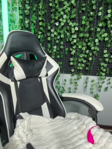 Eva_Kit Adult Chat August 1, 2026