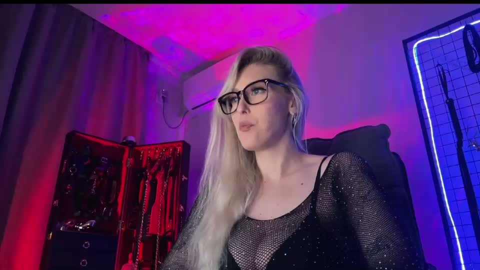 liya_ray Adult Chat August 3, 2026