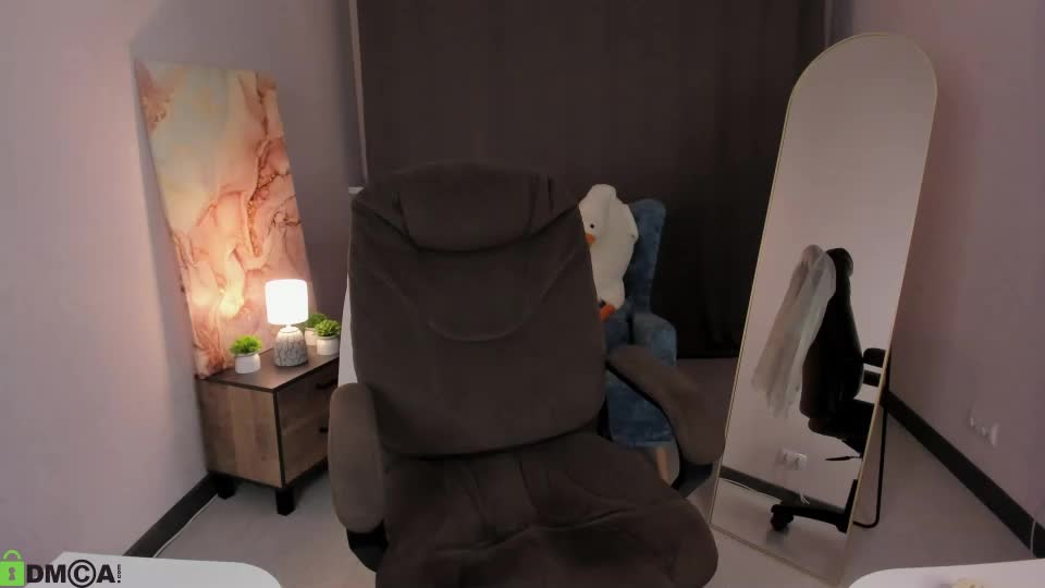 milky_jenny Adult Chat August 4, 2026