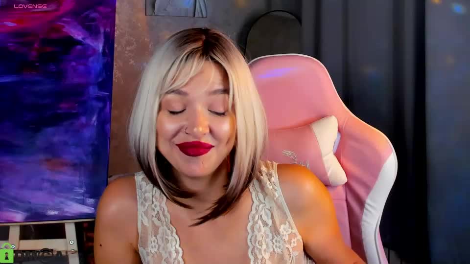megan_fosterr Adult Chat August 3, 2026