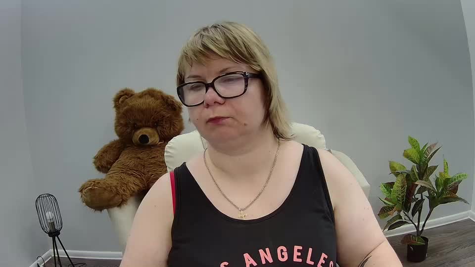 bonnnyboobsy Adult Chat August 4, 2026