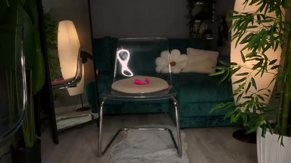 mila_sapphire Adult Chat August 4, 2026