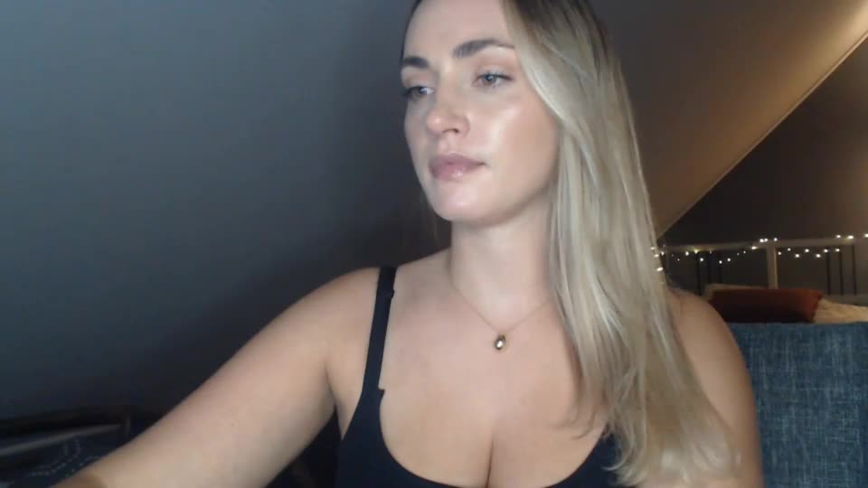 scarlettxblonde Adult Chat August 4, 2026