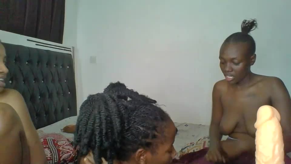 peach_ebonny Adult Chat August 4, 2026