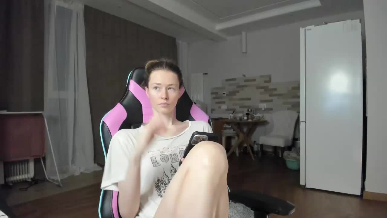 ooksiiii Adult Chat August 4, 2026