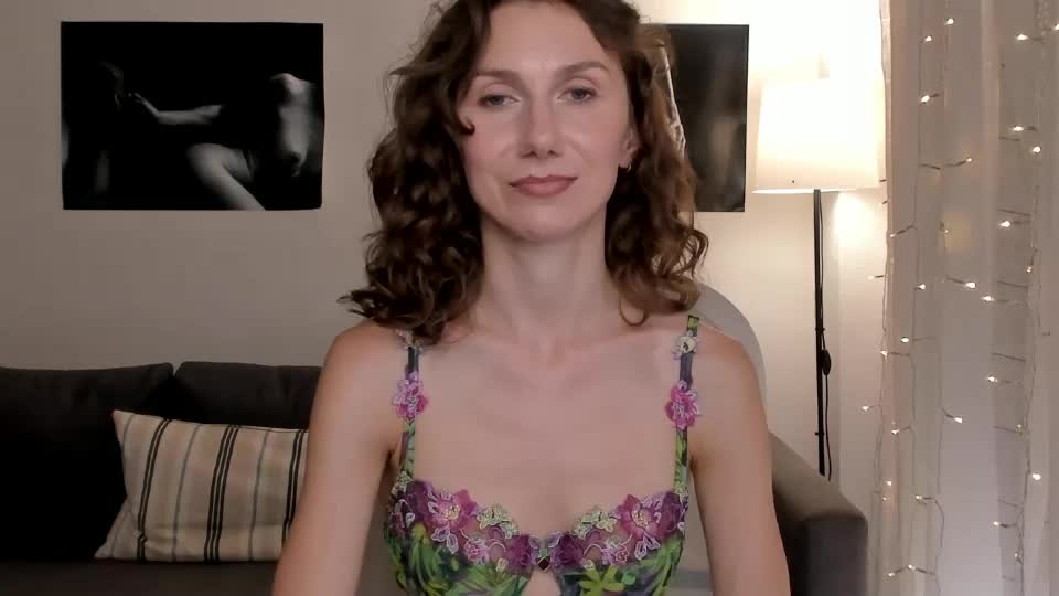 shesleepsnaked Adult Chat August 4, 2026