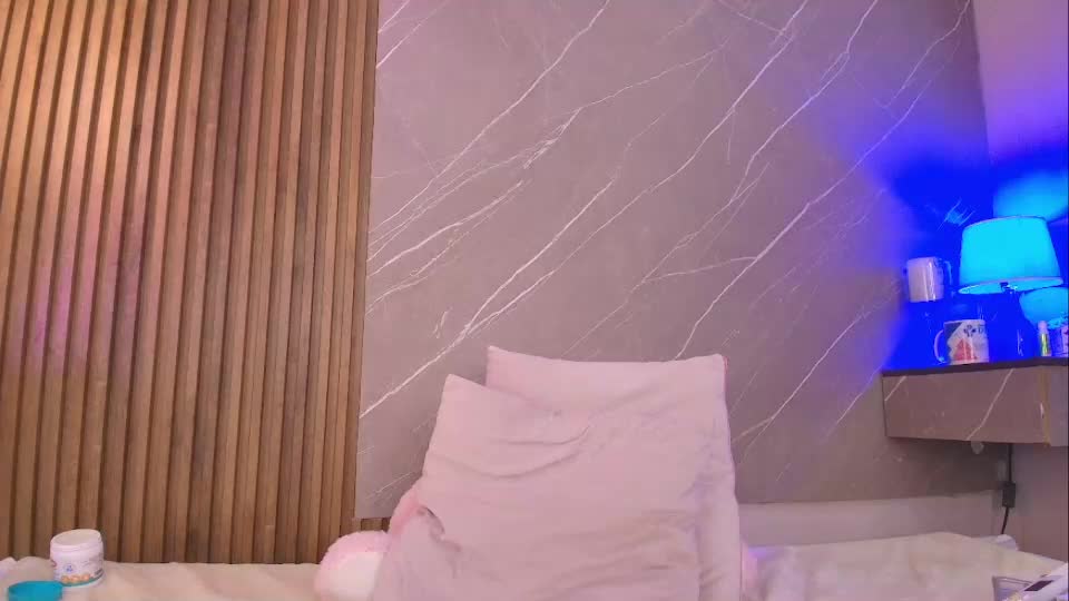 biancaa__18 Adult Chat August 4, 2026