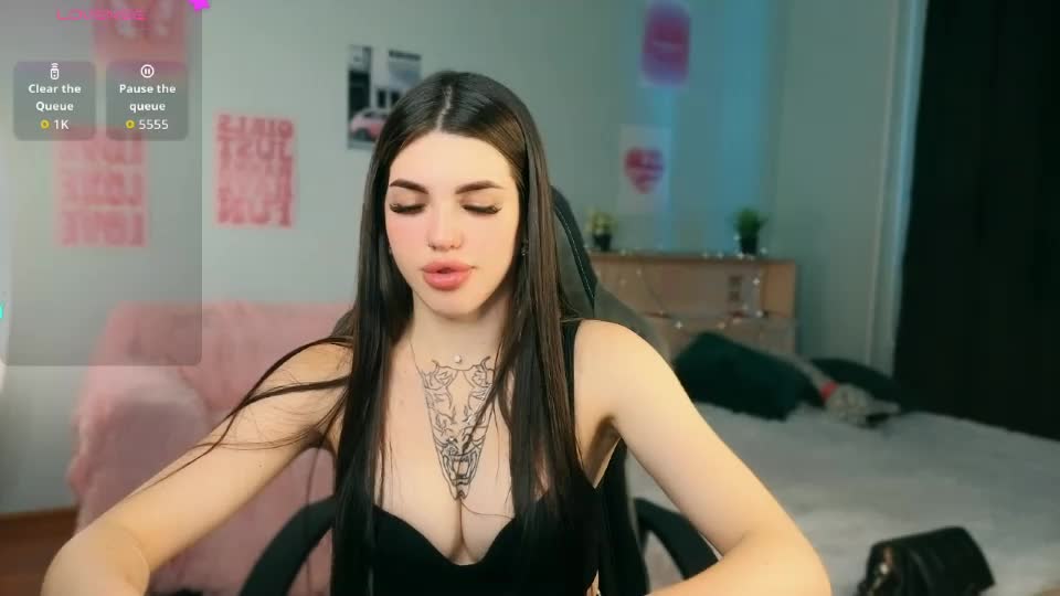molly_rettyy Adult Chat August 4, 2026
