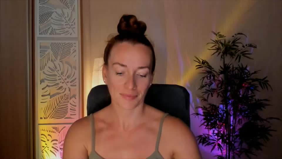 save_the_qween Adult Chat August 4, 2026