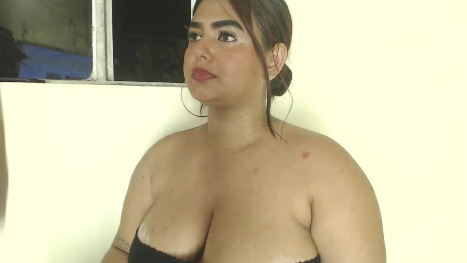 julieeta_castillo Adult Chat August 4, 2026