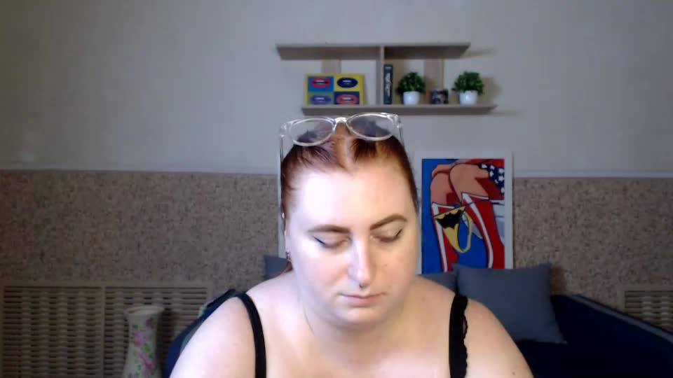 alicia_side_red Adult Chat August 5, 2026