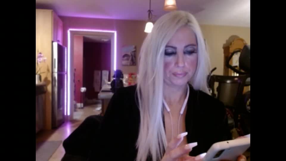 danikawhite69 Adult Chat August 5, 2026