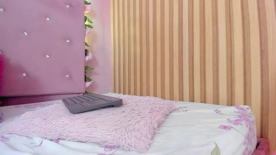 lovely__kiss__ Adult Chat August 5, 2026