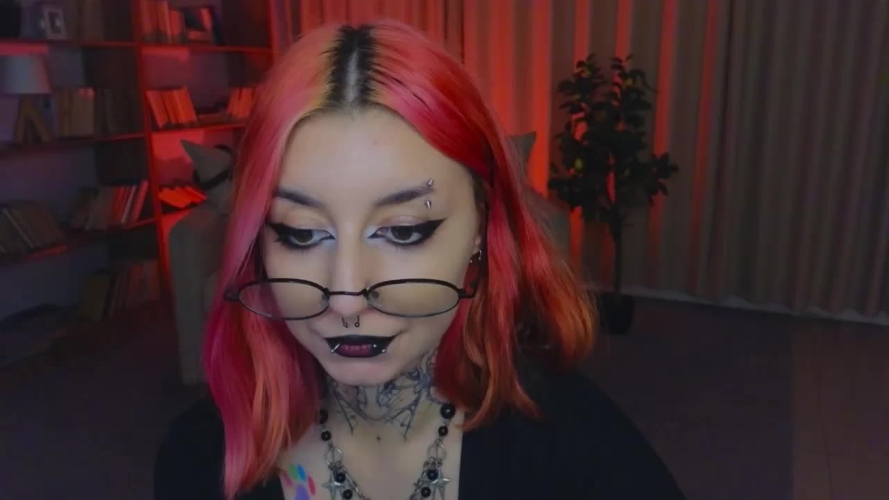 MistressMarcelline Adult Chat August 5, 2026