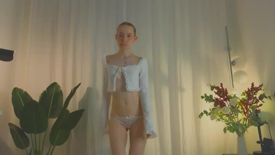 cuute_angell Adult Chat August 5, 2026