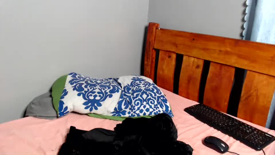 bella_cocy Adult Chat August 6, 2026