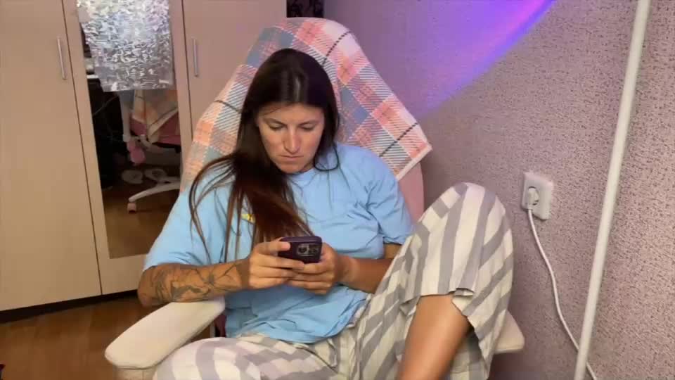 katrin_kristal Adult Chat August 6, 2026